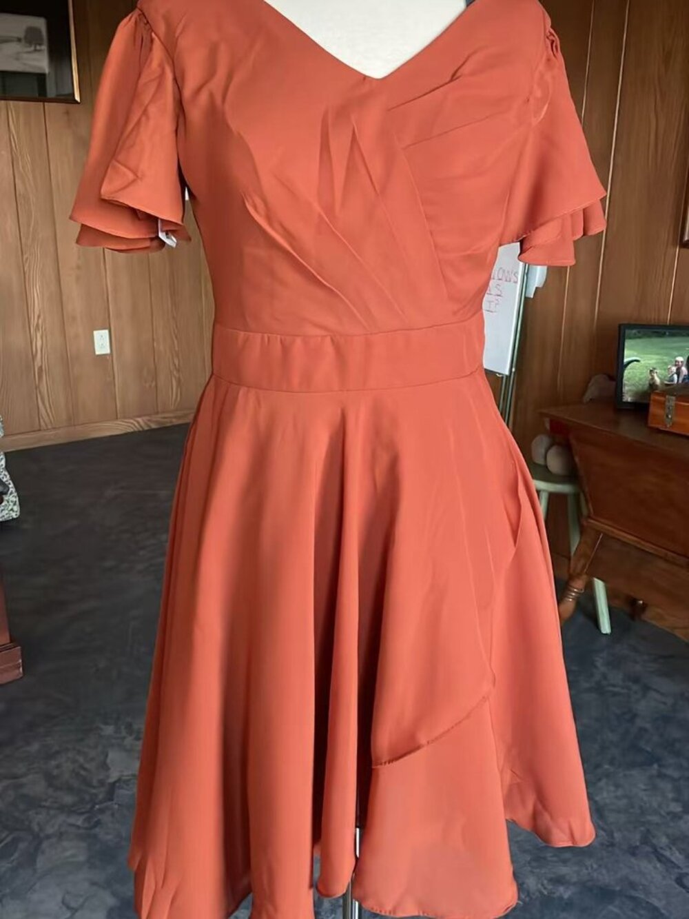 Women's Short Sleeve Chiffon Bridesmaid Dresses Knee Length V Neck Formal Dress